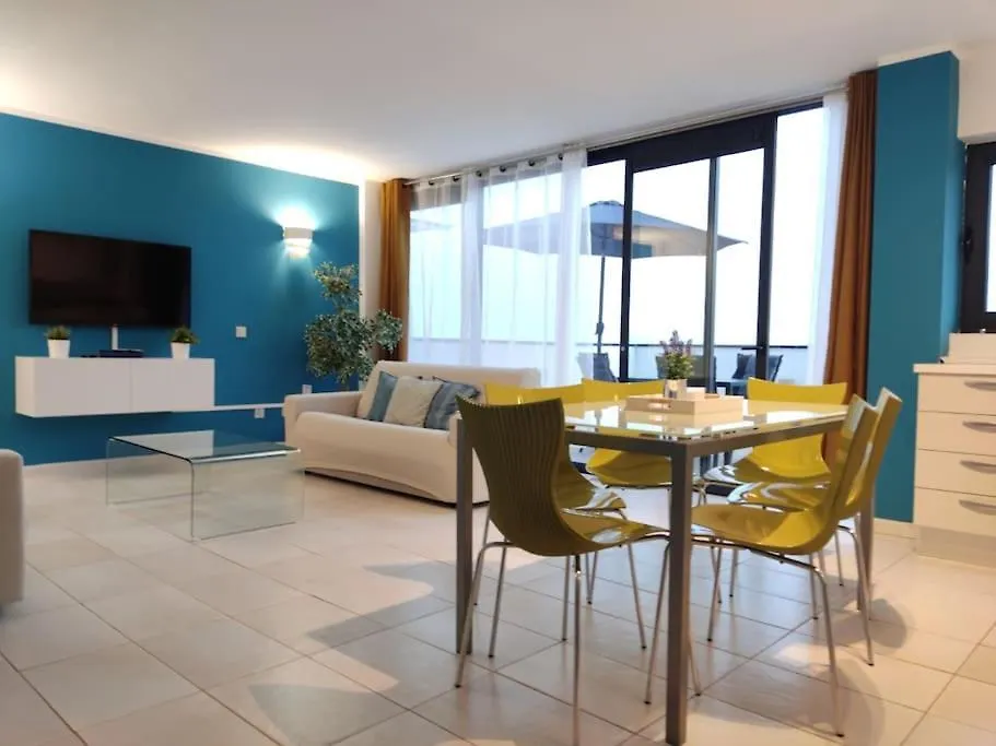 بيت للعطل Casa Azul 2Bedroom Apartment & Ocean View Terrace Wifi Premium كوستا كالما